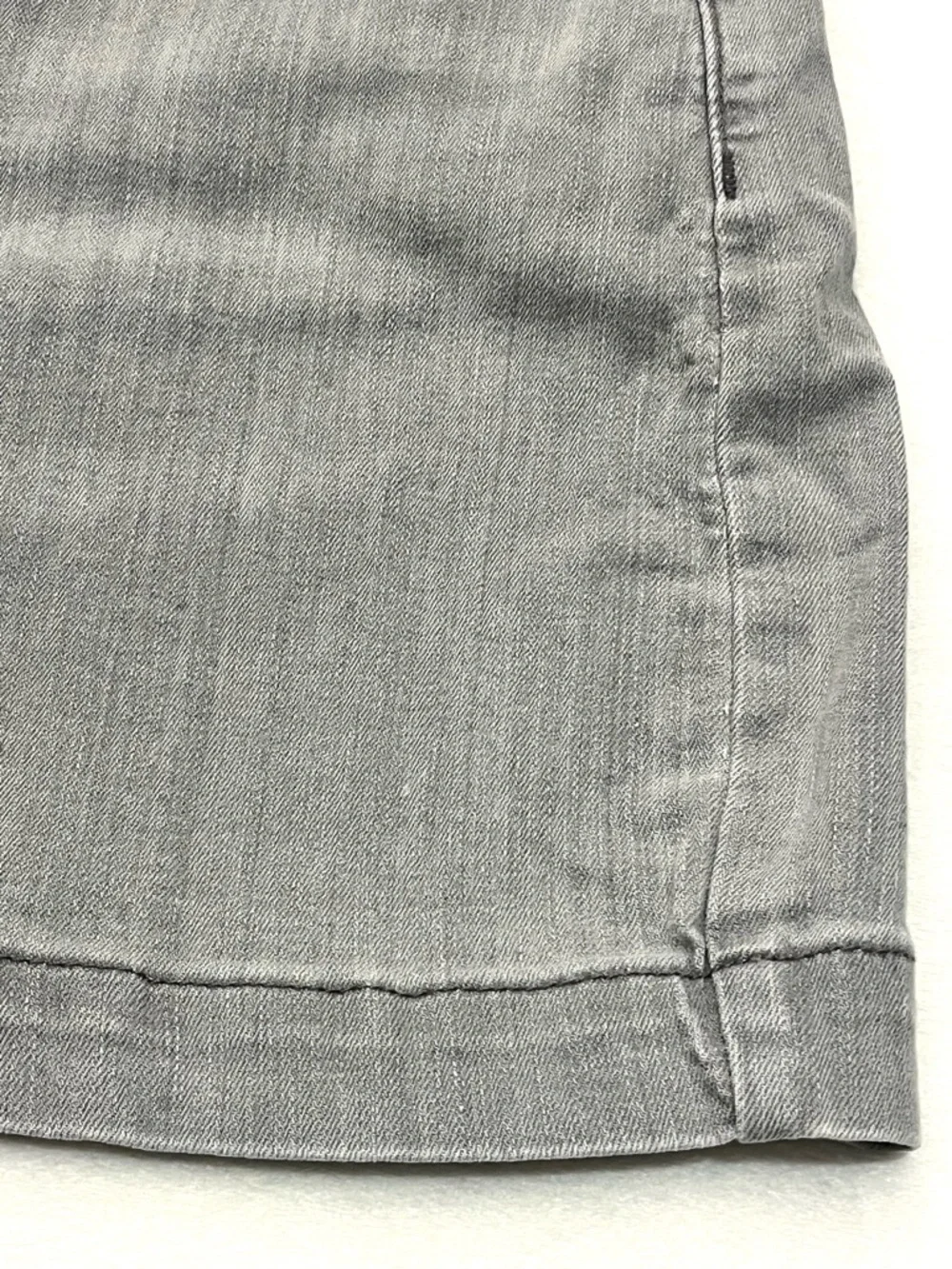 Banana Republic Women’s Light Gray Denim Shorts Plus Size 14